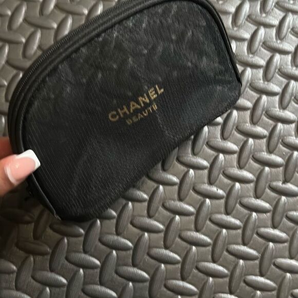 Chanel Beauty Women's Zip Around Crescent Cosmetic Bag Black Mesh Travel Pouch - Picture 4 of 12